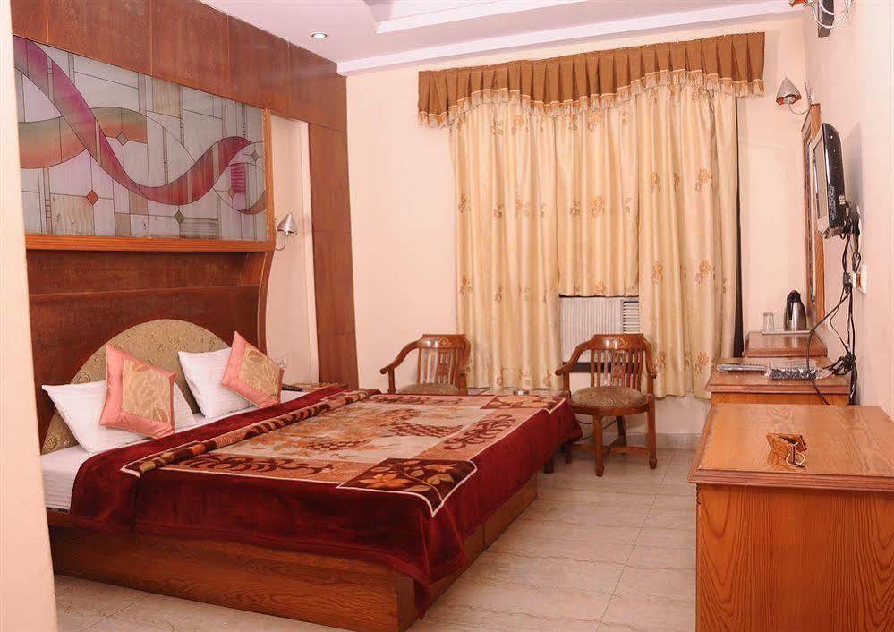 Hotel Karat 87 Inn Нью-Делі Екстер'єр фото